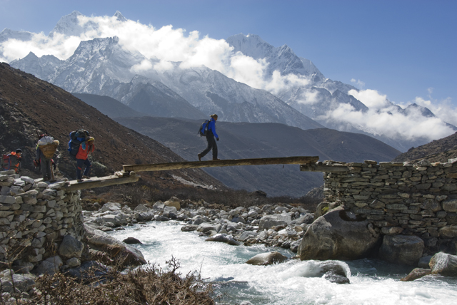 Tengboche to Dingboche (4,360 m/14,300ft):5- 6 hrs.
